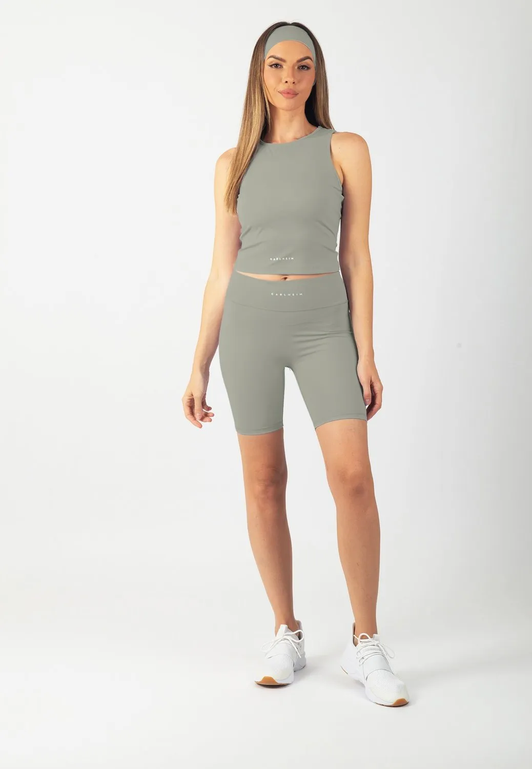 Serenita Active Shorts 8"