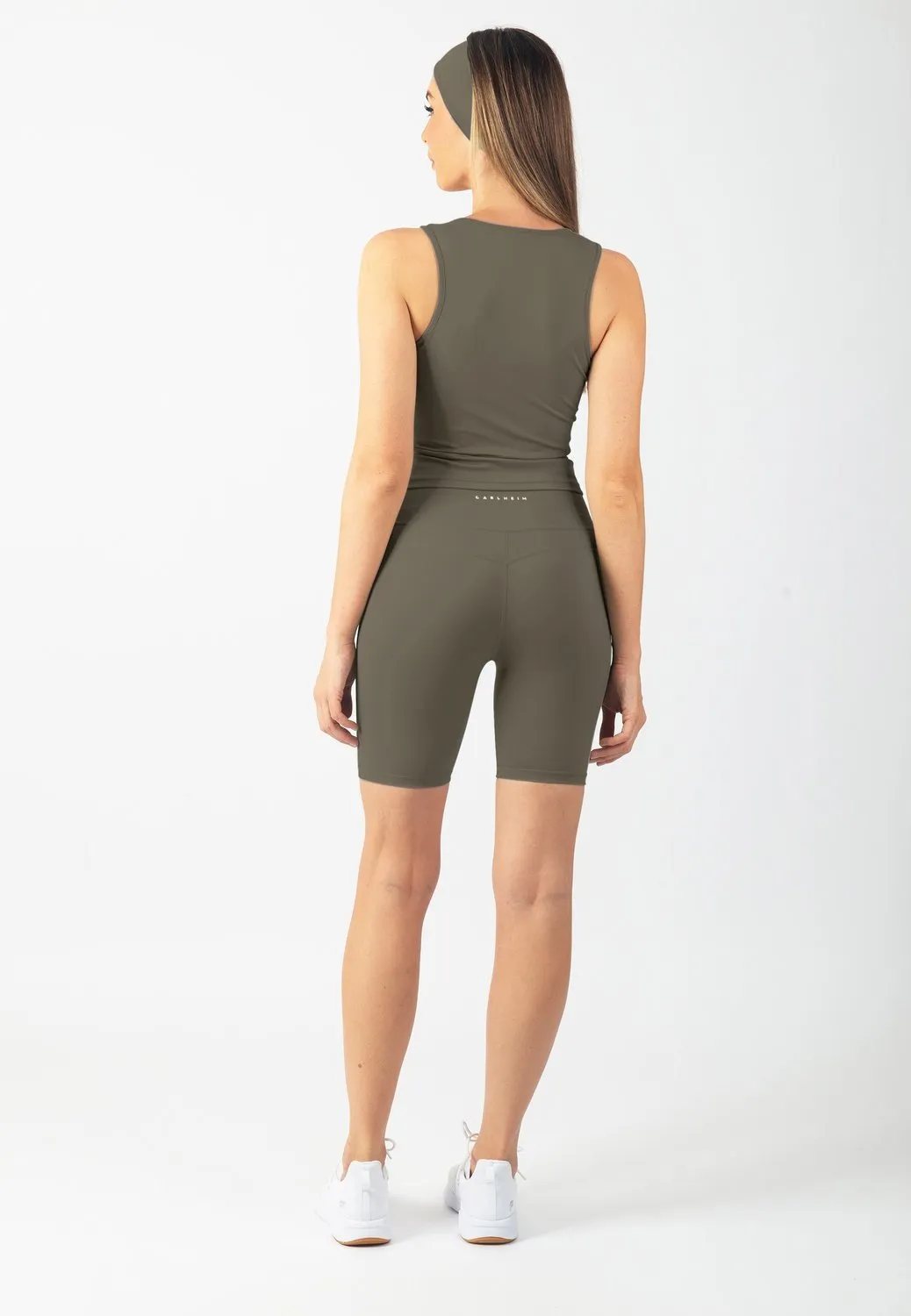 Serenita Active Shorts 8"