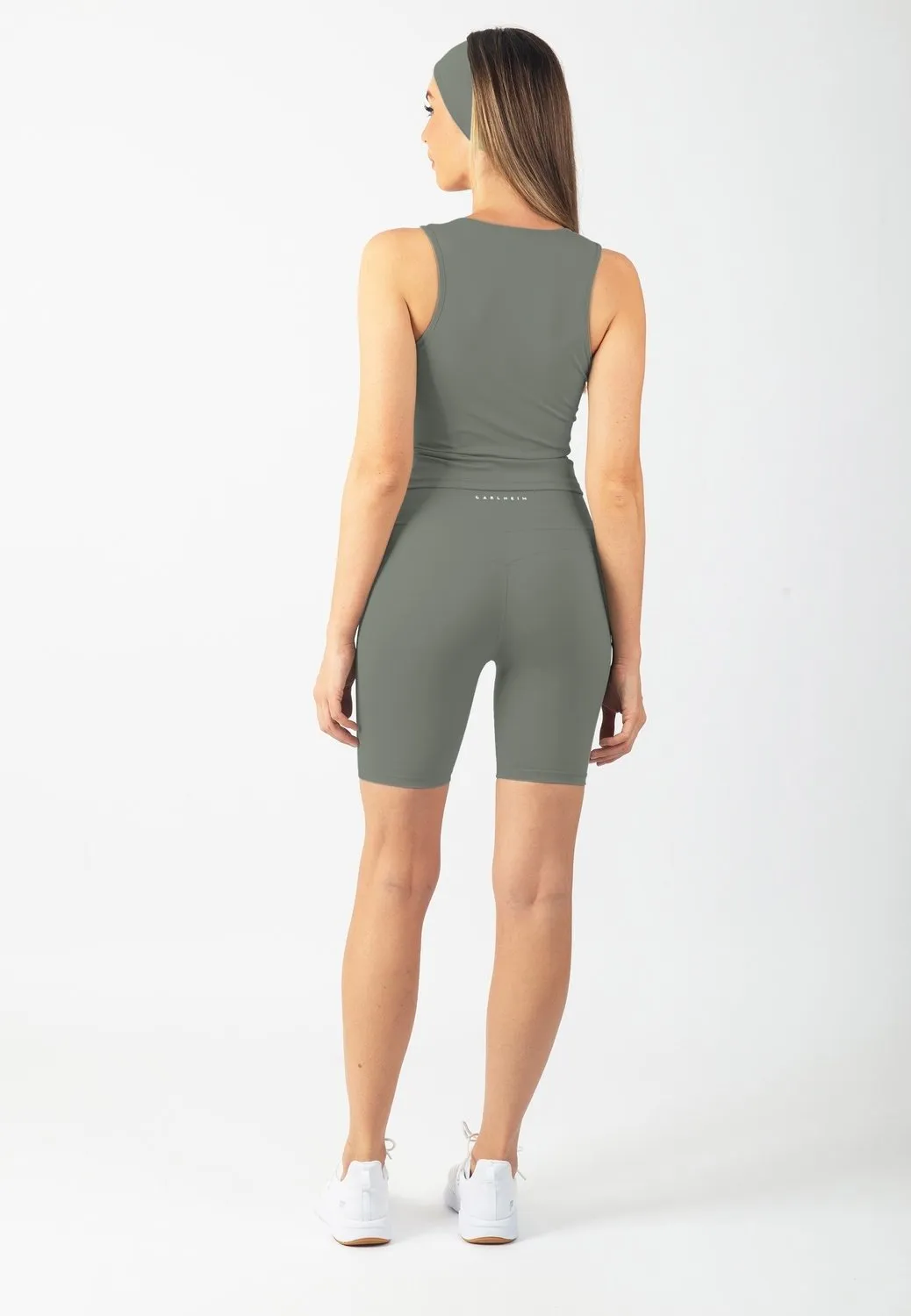 Serenita Active Shorts 8"
