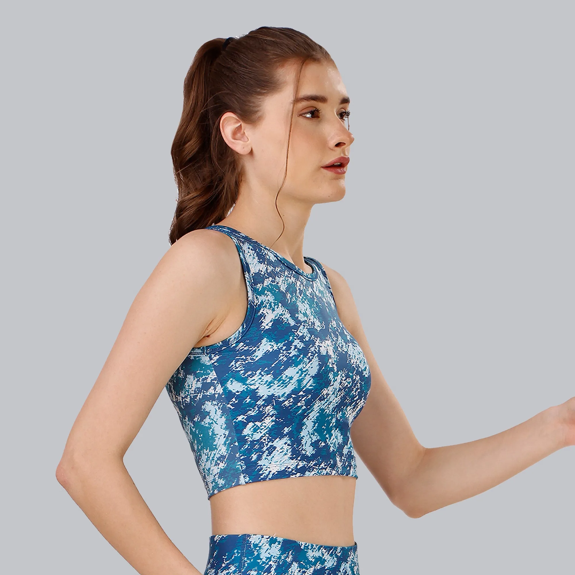 Sleeveless Activewear Printed Sports Crop Top