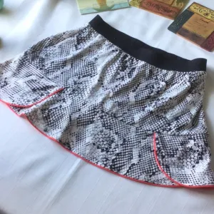 TAIL golf activewear spf 50 print Boa print NWOT