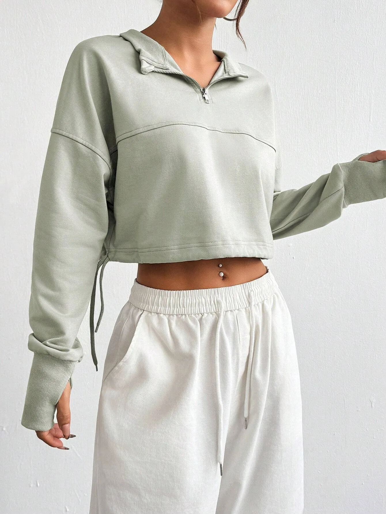 Trendy Cropped Hoodie – Stylish & Comfortable Long-Sleeve Sweatshirt