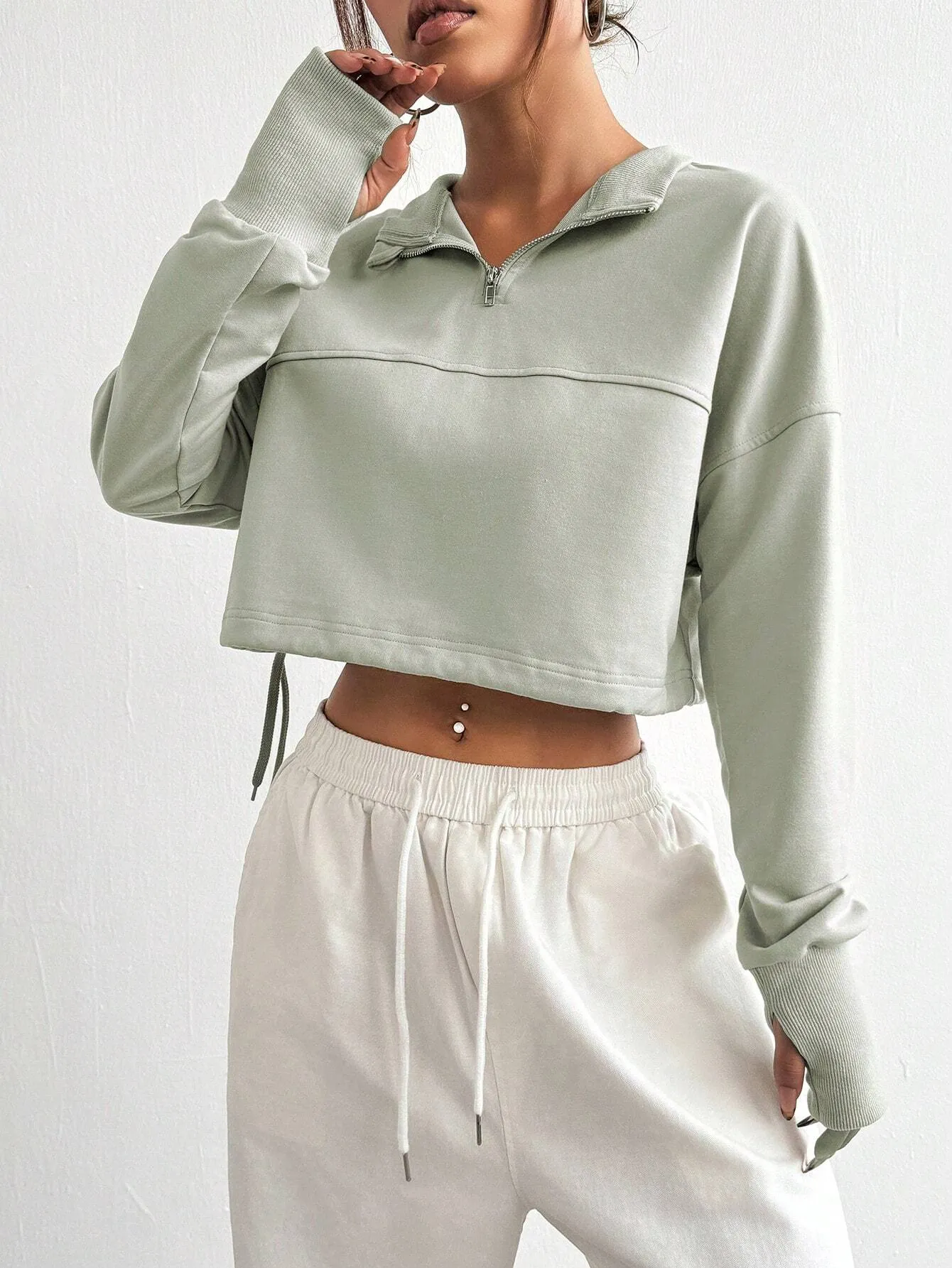 Trendy Cropped Hoodie – Stylish & Comfortable Long-Sleeve Sweatshirt