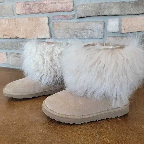 Ugg mongolian fur trimmed girls ugg boots size 3 guc ugg lida sheepskin boots