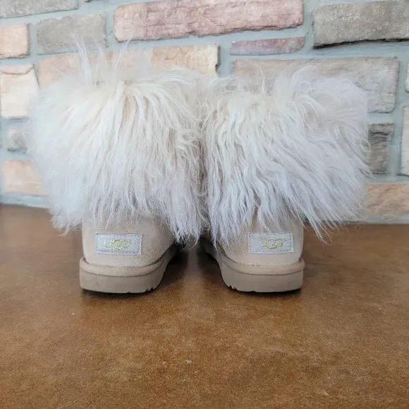 Ugg mongolian fur trimmed girls ugg boots size 3 guc ugg lida sheepskin boots