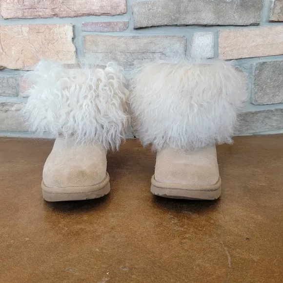 Ugg mongolian fur trimmed girls ugg boots size 3 guc ugg lida sheepskin boots