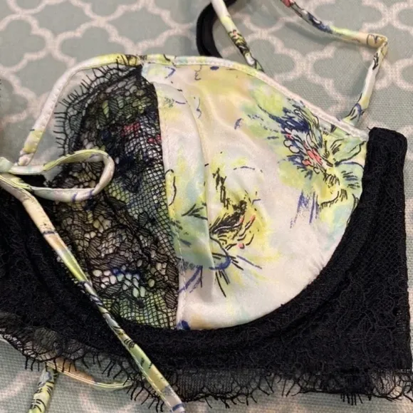 Victoria’s Secret Designer Floral Silk Balconet 32C NWT