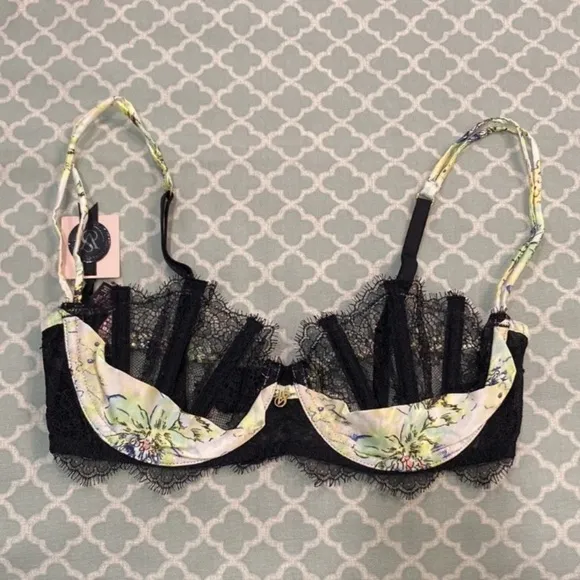 Victoria’s Secret Designer Floral Unlined Lace Silk 32D NWT