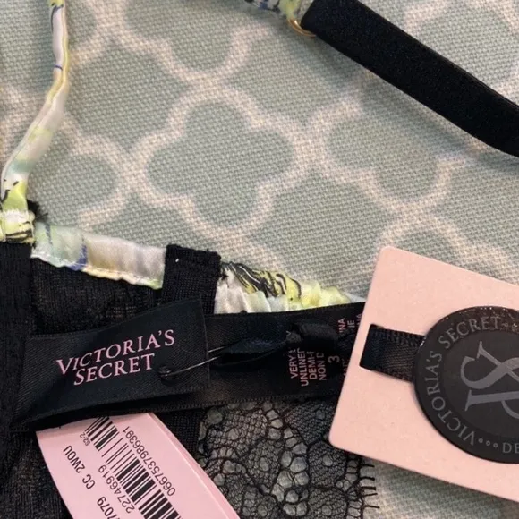 Victoria’s Secret Designer Floral Unlined Lace Silk 32D NWT