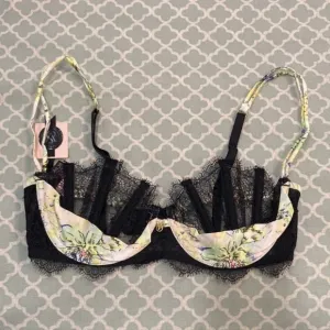 Victoria’s Secret Designer Floral Unlined Lace Silk 32D NWT
