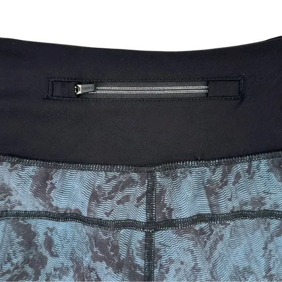 Vuori Black &amp; Blue Printed Active Shorts sz XS