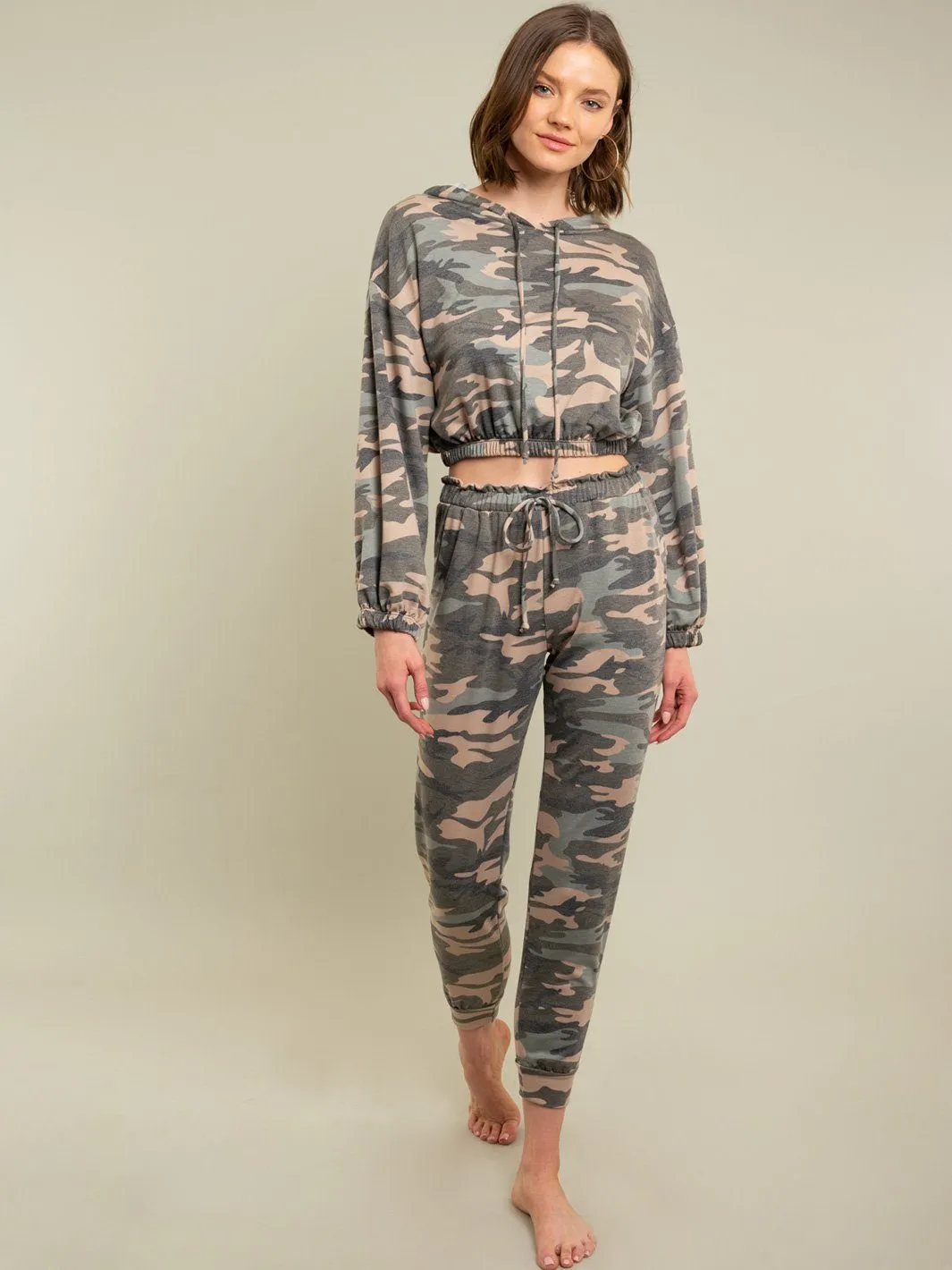 WOMEN'S 2 PC. CAMOUFLAGE SET