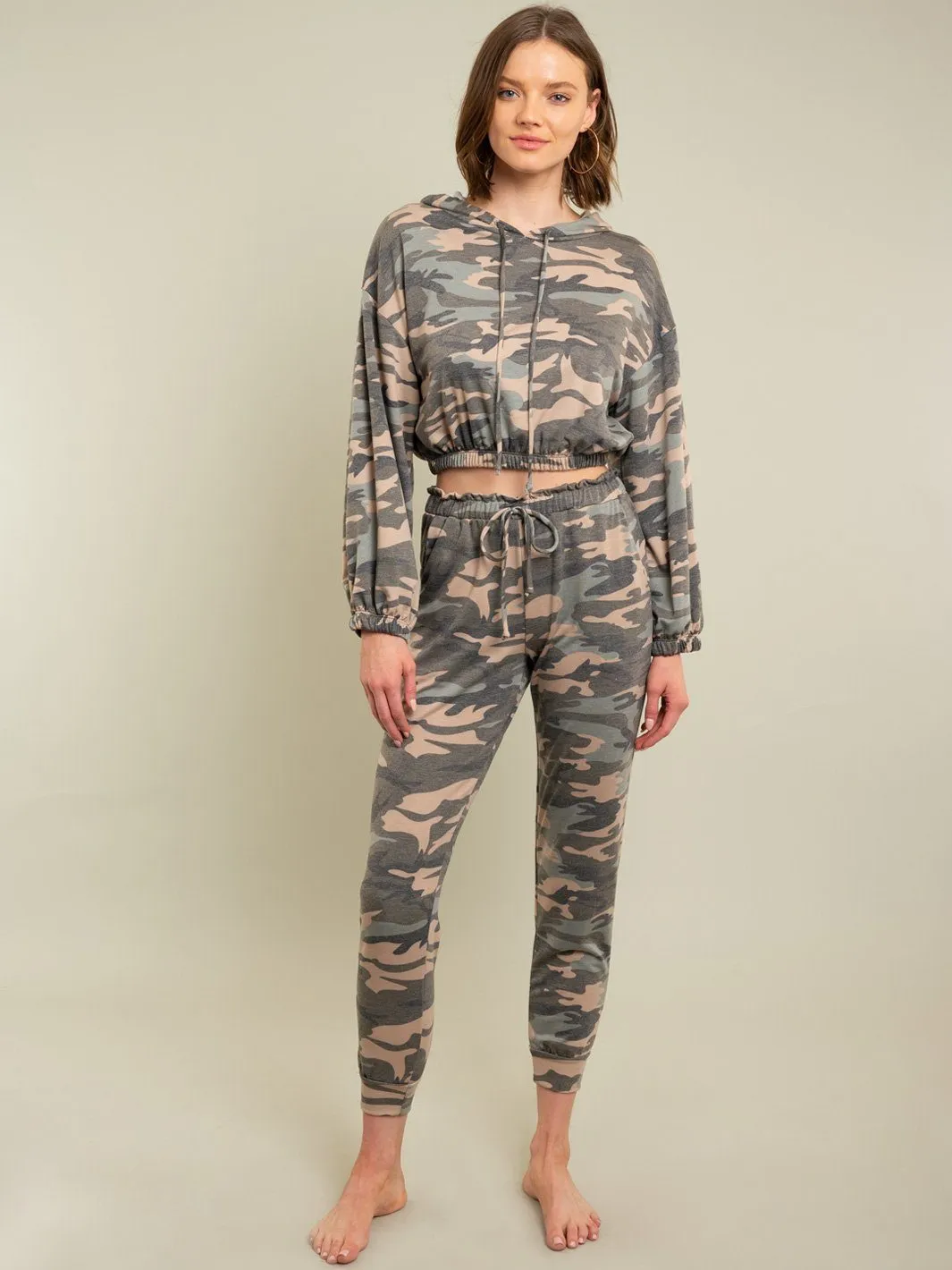 WOMEN'S 2 PC. CAMOUFLAGE SET