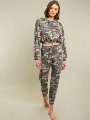 WOMEN'S 2 PC. CAMOUFLAGE SET
