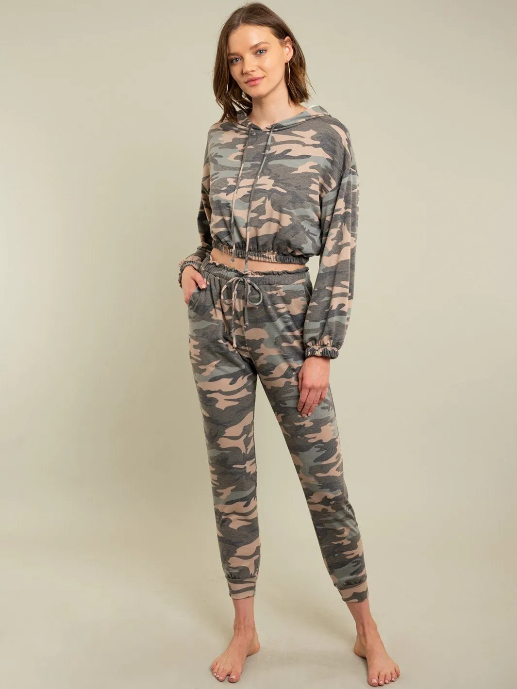 WOMEN'S 2 PC. CAMOUFLAGE SET