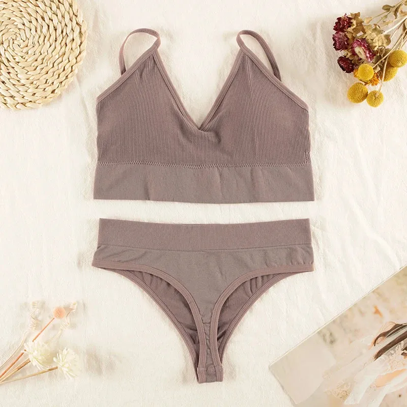 Women's Seamless Wireless Lingerie Set - Sexy Bra and Panties with G-String