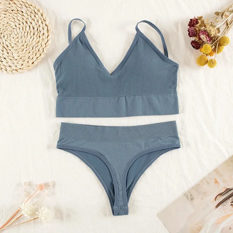 Women's Seamless Wireless Lingerie Set - Sexy Bra and Panties with G-String